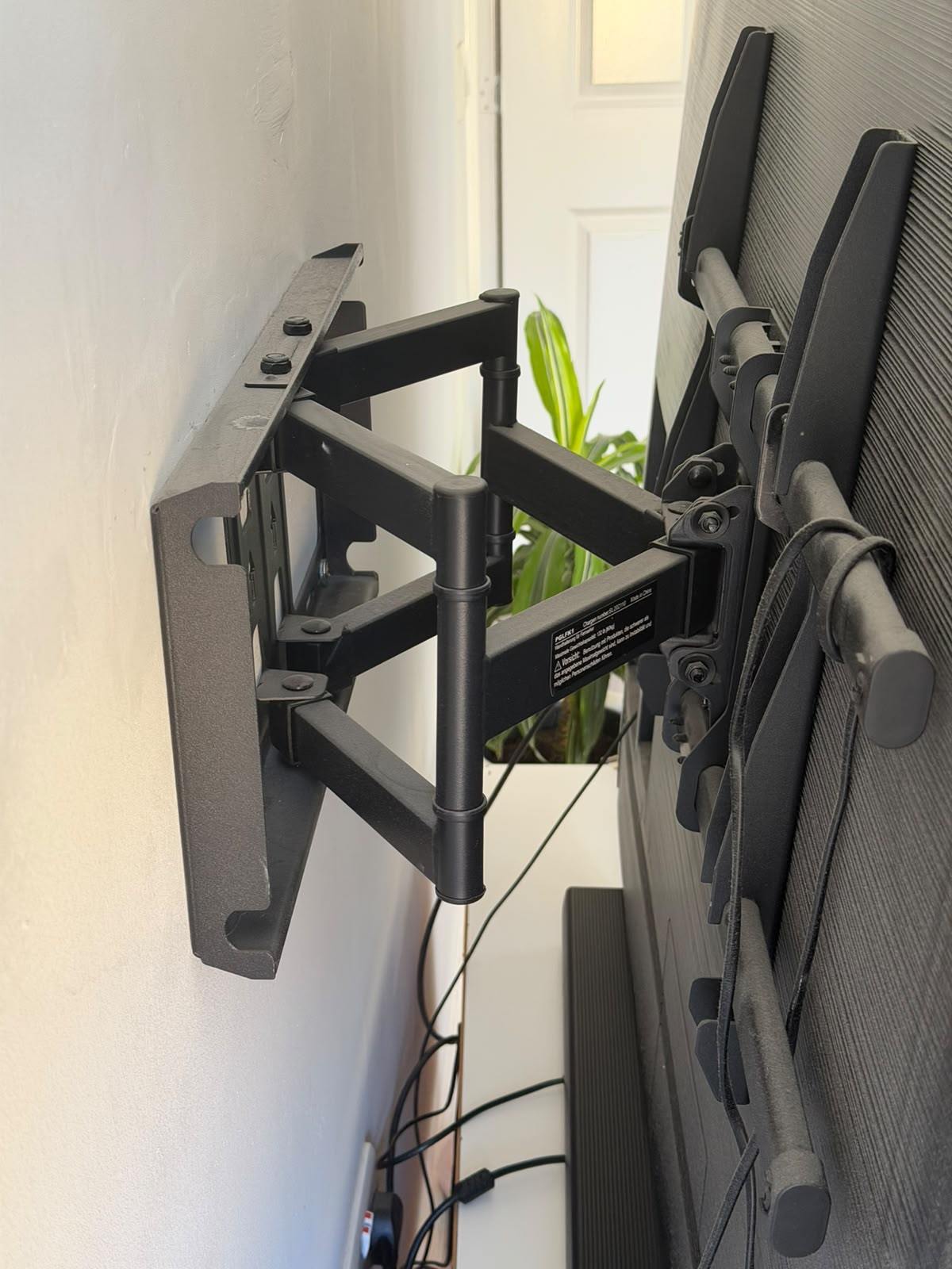 電視支架與電視的相對位置